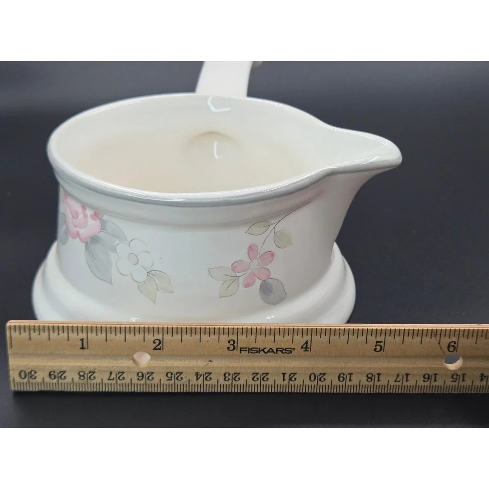 Pfaltzgraff Wyndham Spouted Gravy Boat Sauce Warmer with Handle Floral Cream